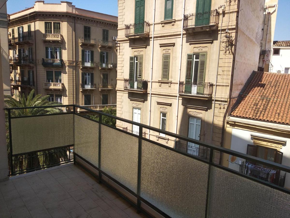 Lgb Students And Youth Tourists - New Friends Loves Flirt Adventures Palermo Exterior photo